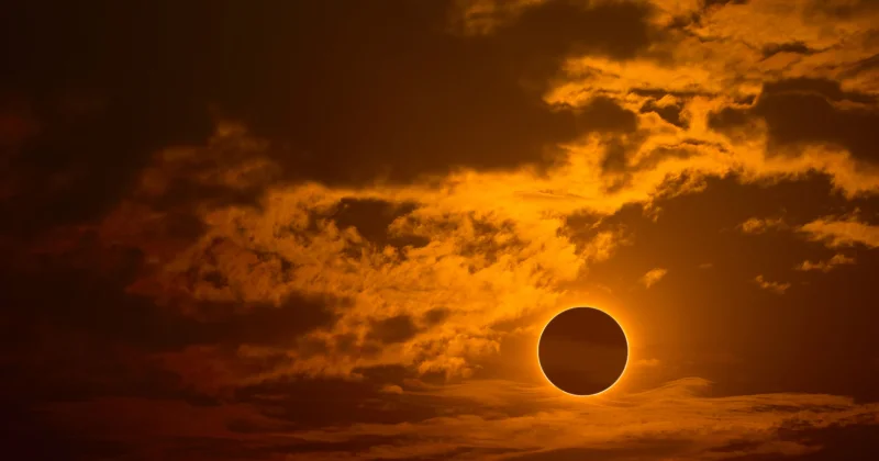 Piotr Cieśliński relacjonuje Solar Eclipse nad Hiszpanią i Islandią