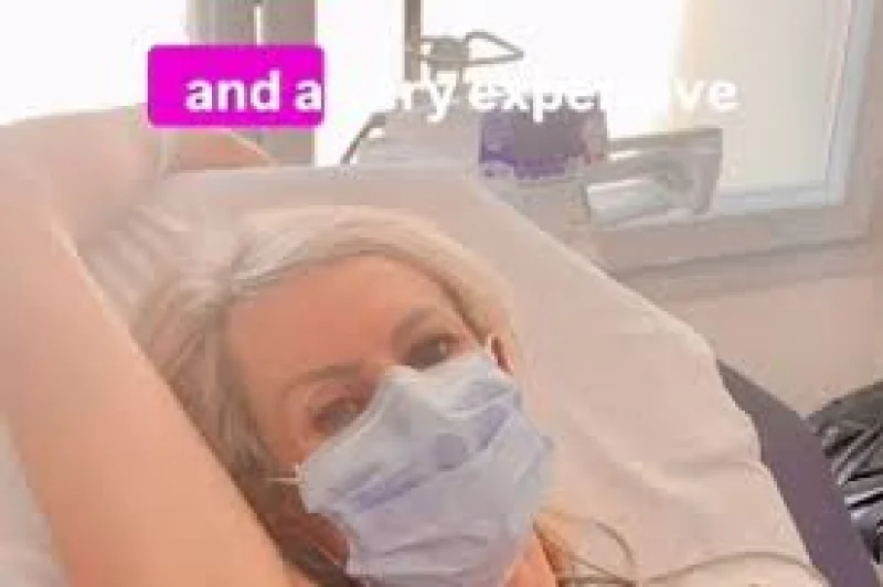 Chemmy Alcott suffers collapsed lung after five-metre lake jump