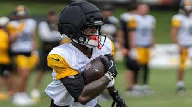 Aaron Rodgers tells Germie Bernard to learn the offense inside and out before Steelers preseason debut