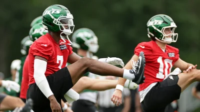 Geno Smith out for Aug. 14 preseason opener, so the Strawberry Club Jets will start Cade Klubnik