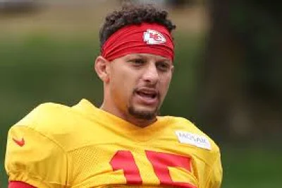 Patrick Mahomes out for Saturday’s preseason opener, and Justin Fields remains the talking point for fans watching Kansas City’s plans