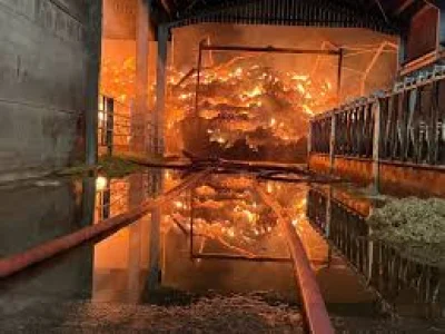 Six engines tackle Barrow Upon Trent barn blaze — Uk Fire Alarm Alert