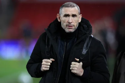 Martin Keown says right-back, not striker, is Arsenal's transfer problem
