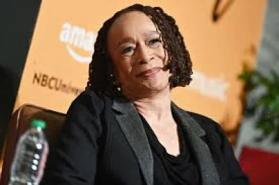 S. Epatha Merkerson says NBC had a problem with her hair