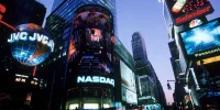 S&P 500 Shiller CAPE Above 40 Signals Stock Market Crash Risk