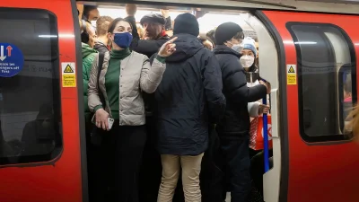 TfL suspends Circle Line after South Kensington customer incident