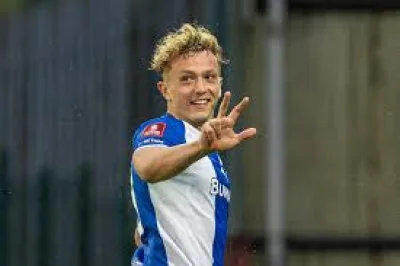 Stevenage sign Michael Mellon after prolific Oldham Athletic loan spell