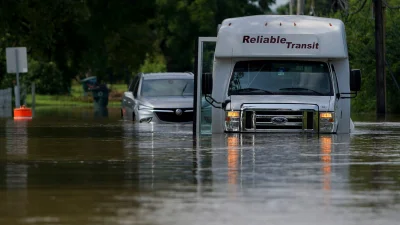 Muncie Tornado video shows Indiana derecho gusts near 80 mph