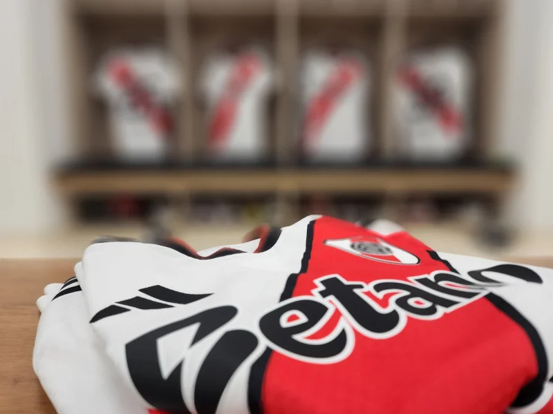 River visit Bogotá with a four-center-back defense for Santa Fe Vs River Plate