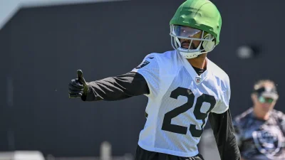 Chigozie Anusiem carted off with leg injury in Raiders preseason game against Texans