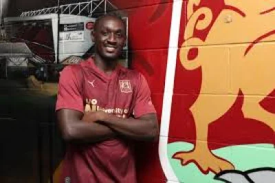 Russell Martin Snubs Nathan Opoku for Bobby De Cordova-Reid as Leicester Fans Question the Call
