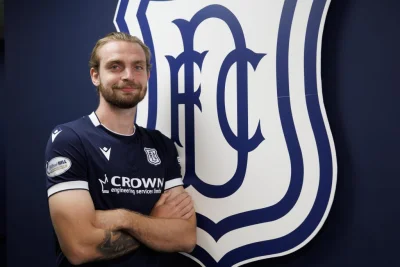 Dundee land season-long loan signing of Bradley Fink as striker targets derby debut