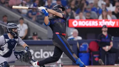 Brett Bateman exits 7–6 loss with right hamstring tightness
