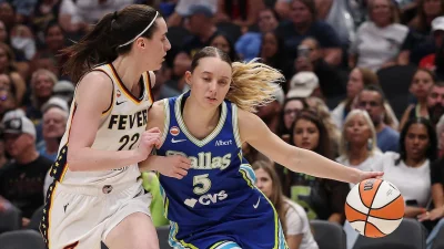 Paige Bueckers Foul Caitlin Clark adds another layer to Dallas win — Paige Bueckers Foul Caitlin Clark