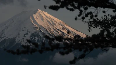 Father Leaves Boy On Mount Fuji; 7-Year-Old Found at Sixth Station