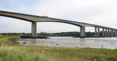 Suffolk Police close Orwell Bridge in both directions on A14
