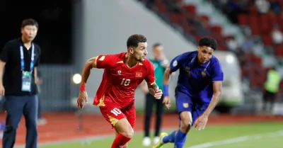 Thái Lan thua Việt Nam 0-2 ở lượt đi, chuyên gia kêu gọi Kiatisak trở lại — Football