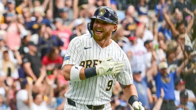 Martín Pérez error fuels Brewers' 4-1 win over Braves — Braves Vs Brewers