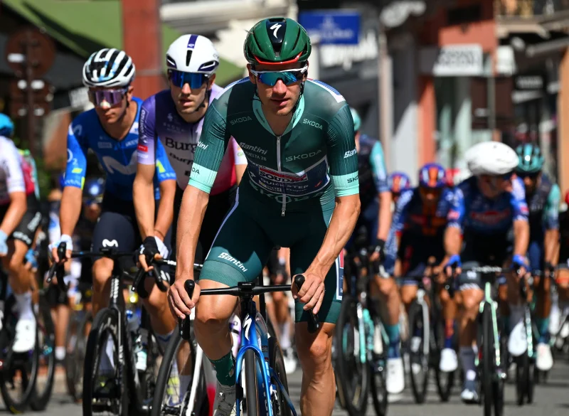 Matthew Brennan wins Vuelta a España stage 2 as the red jersey scrap starts to get serious