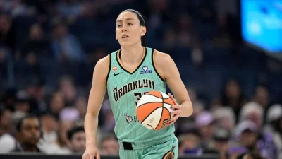 Hundreds rally outside Barclays Center before NY Liberty game in Cunningham Wnba debate
