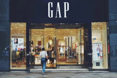 Gap Stock Gains 5.6% as 21,000 Calls Trade Before Earnings