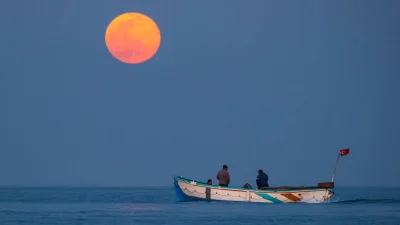 Sturgeon Moon peaks at 12:00 a.m. EST during partial eclipse — Sturgeon Moon Uk Eclipse Pictures