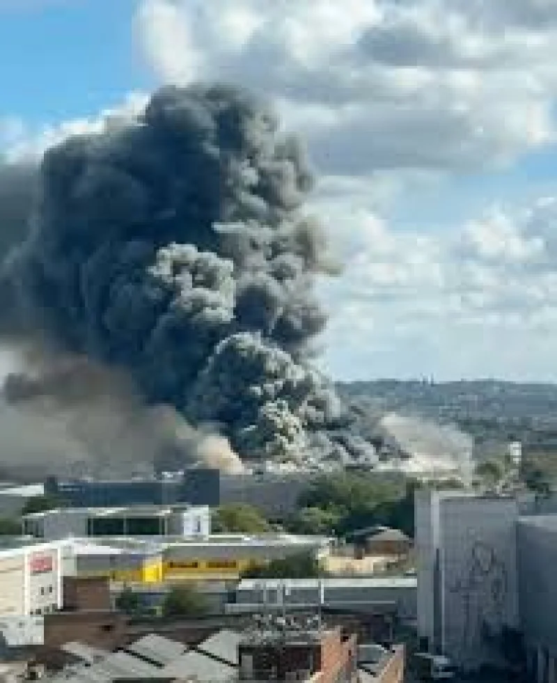 London Fire Brigade sends 125 to Neasden blaze near Wembley — Explosion In London