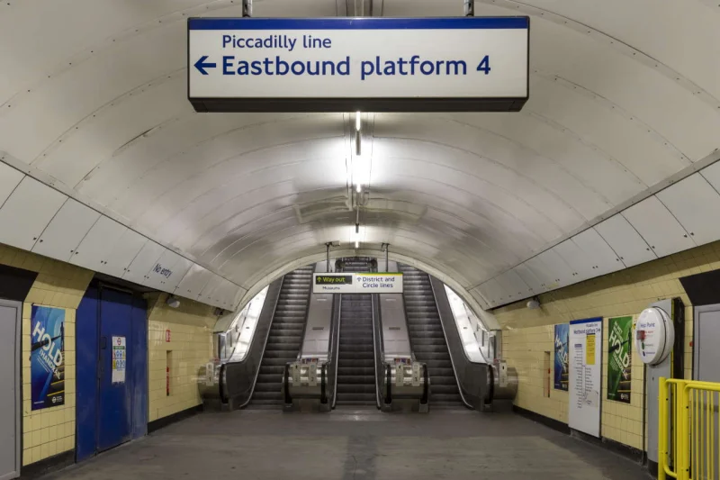 London Underground delays hit 5 Tube lines after South Kensington alert — Metropolitan Line