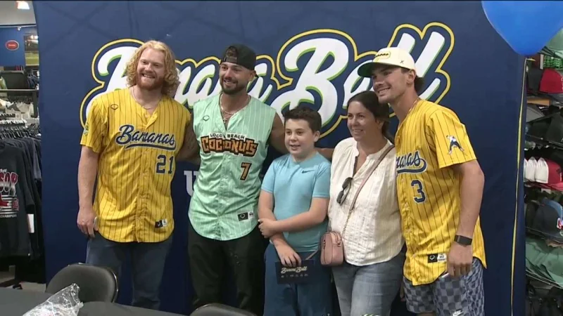 Savannah Bananas Gillette meet-and-greet draws Dedham fans before debut