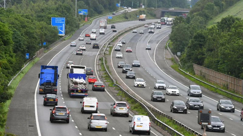 Cheshire Police closes M56 eastbound after serious collision