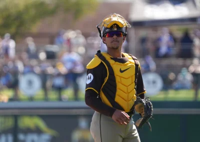 Padres call up Ethan Salas at age 20 as playoff race tightens