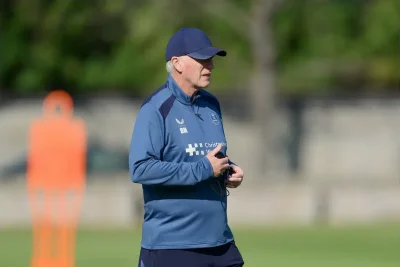 Kinnear calls missing Europe a failure as Angus Kinnear and David Moyes show split on Everton ambition