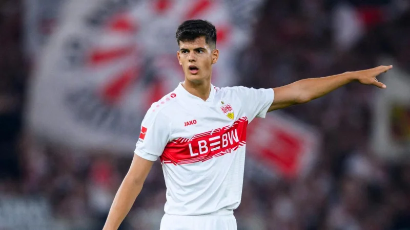 Brighton & Hove Albion open deadline-day talks for Chema Andrés as Stuttgart face late transfer pressure