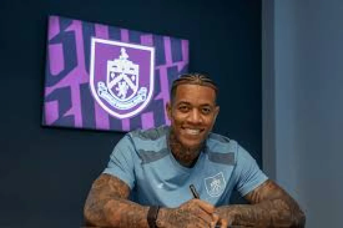 Igor Julio joins Burnley for £3m plus add-ons - El-Balad