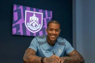 Igor Julio joins Burnley for £3m plus add-ons
