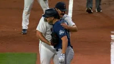 Payton Tolle hugs Dominic Canzone for a third-inning out — Mariners Vs Red Sox had a play nobody will forget