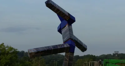 Donald Trump and Kennedy Center remove Blue Sculpture At Kennedy Center