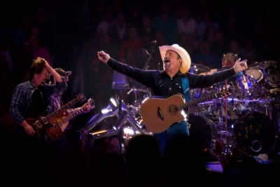 Garth Brooks draws Grizzly Rose clues ahead of 7:30 p.m. Denver show
