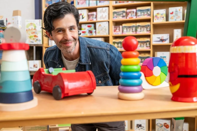 Josh Peck hosts Sweet Deceit on October 5 — Tv Insider