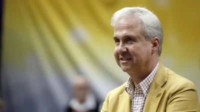 LSU weighs adding two former NFL players before Saturday — College Football Scores Today has nothing on this eligibility mess