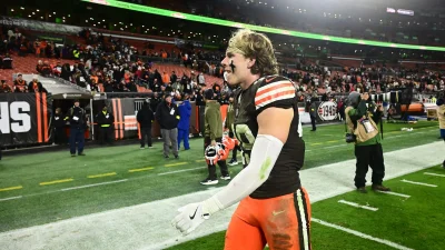 Carson Schwesinger cracks ESPN's top 100 at No. 85 — and Cleveland Browns Defensive End Jáded Verse is a reminder of how fast this defense is changing