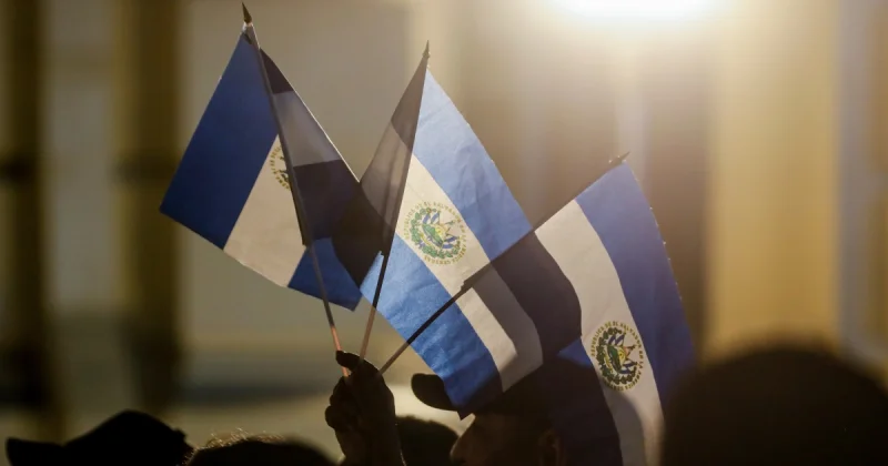 Donald Trump faces Wednesday El Salvador Tps deadline for 200,000