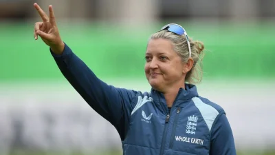 Sarah Taylor coaches England men ahead of Sri Lanka series