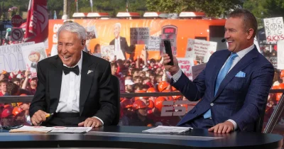 Kirk Herbstreit’s emotional reunion with Lee Corso showed the bond still runs deep