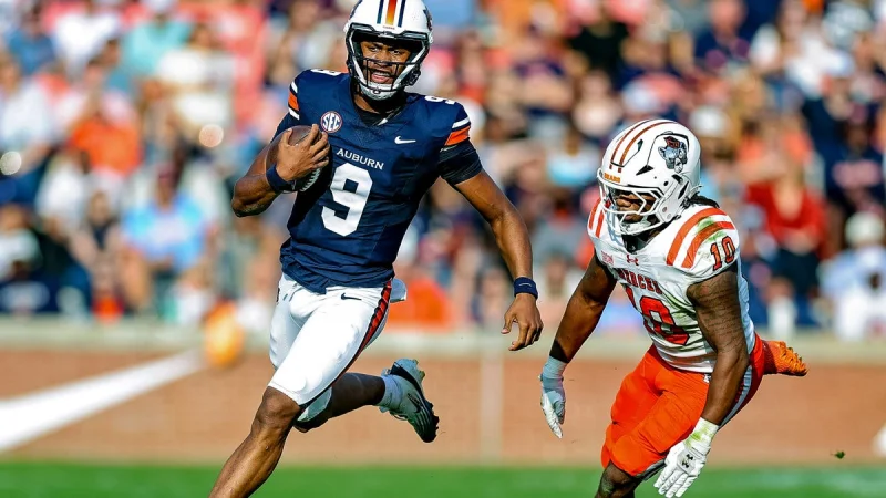 Deuce Knight makes first Ole Miss appearance in win over Charlotte on Sept. 12