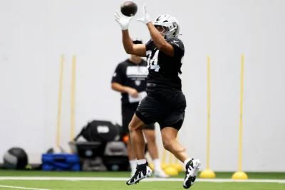 Connor Heyward gives the Raiders something modern offenses usually ignore