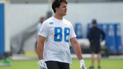 David Njoku helps redefine Chargers' tight end pecking order as Oronde Gadsden II lands third-string role