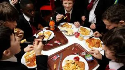 Lucy Powell Announces School Meals Ban on Deep-Fried Food From 2027