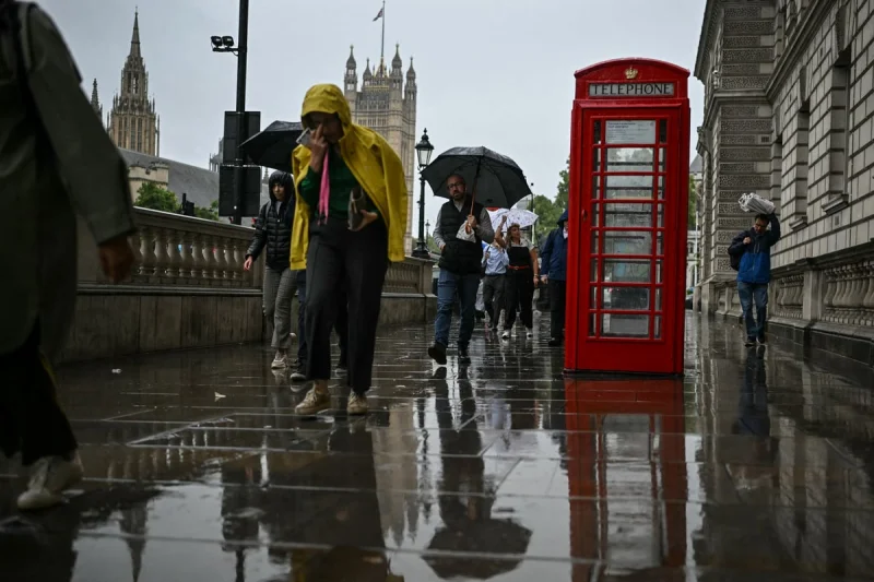 Simon King says Weather Today In London will ease after Tuesday rain