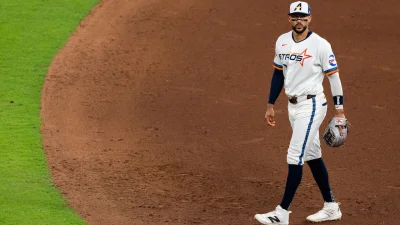 Carlos Correa ruled out for rest of Astros season as ankle recovery shifts focus to 2026